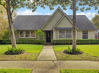 8003 Skyline Dr, Houston, TX 77063