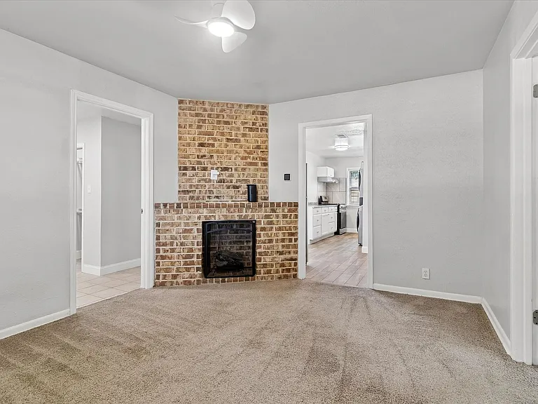 3800 Atlas Dr — Photo 5