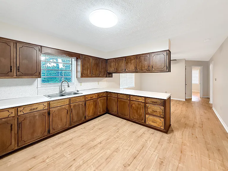 1595 Tulip Ln — Photo 12