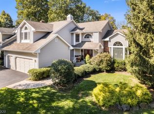 11 Gatehouse Rd, Bedminster, NJ 07921