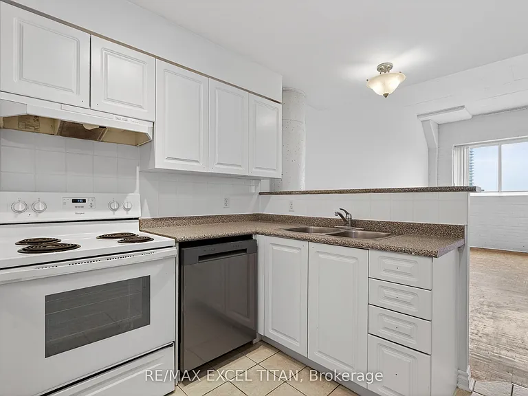 1401 Dupont St #404 — Photo 7