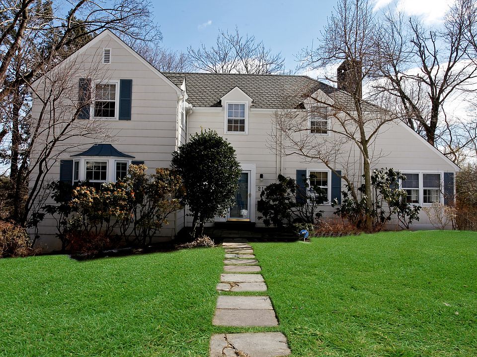 2nd image of 21 Berkeley Ln
