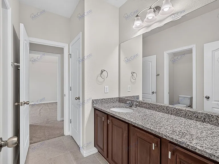 1314 Torrington Ln — Photo 14