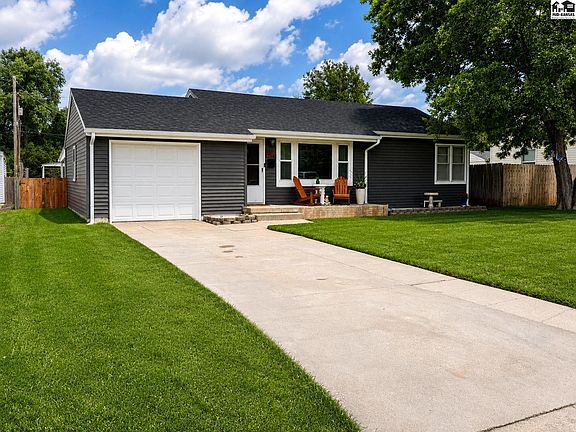 2nd image of 902 W 20th Ave