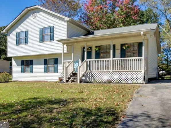 1370 Compton Woods Dr, Loganville, GA 30052