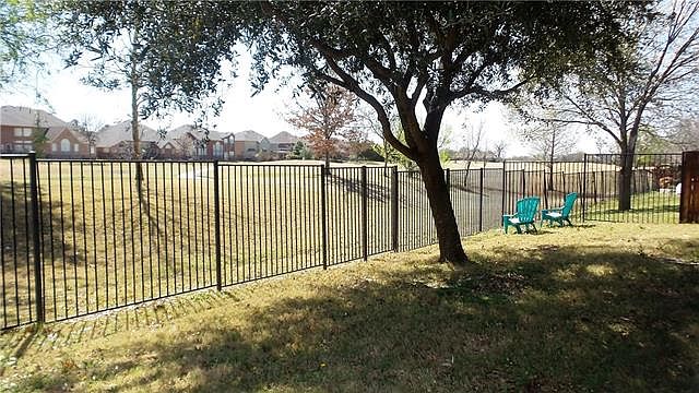 1st image of 9806 Glenshee Dr