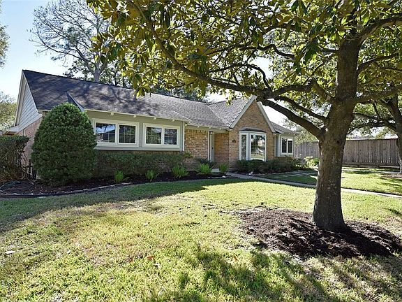 2nd image of 12527 Briar Forest Dr