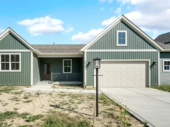 303 Apple Grove Ln, Valparaiso, IN 46385