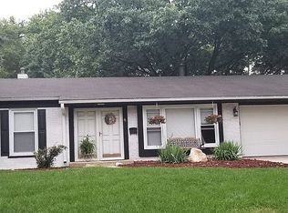 8 Circle Ct, Montgomery, IL 60538