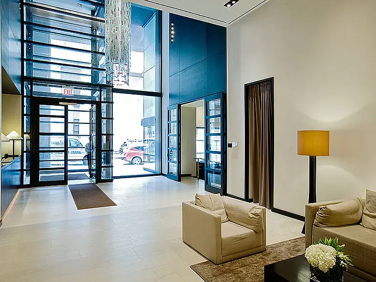 20 Pine St #2805 — Photo 3
