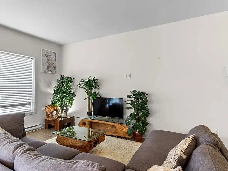 3215 Trinity View Dr — Photo 2