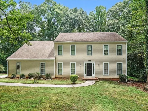 3884 Hunting Ridge Dr SW, Lilburn, GA 30047