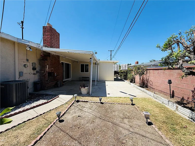 1525 W Houston Ave — Photo 14