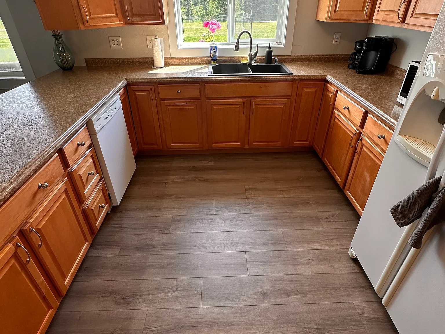 3 bed, 1300 sqft, $2,200 — Photo 3