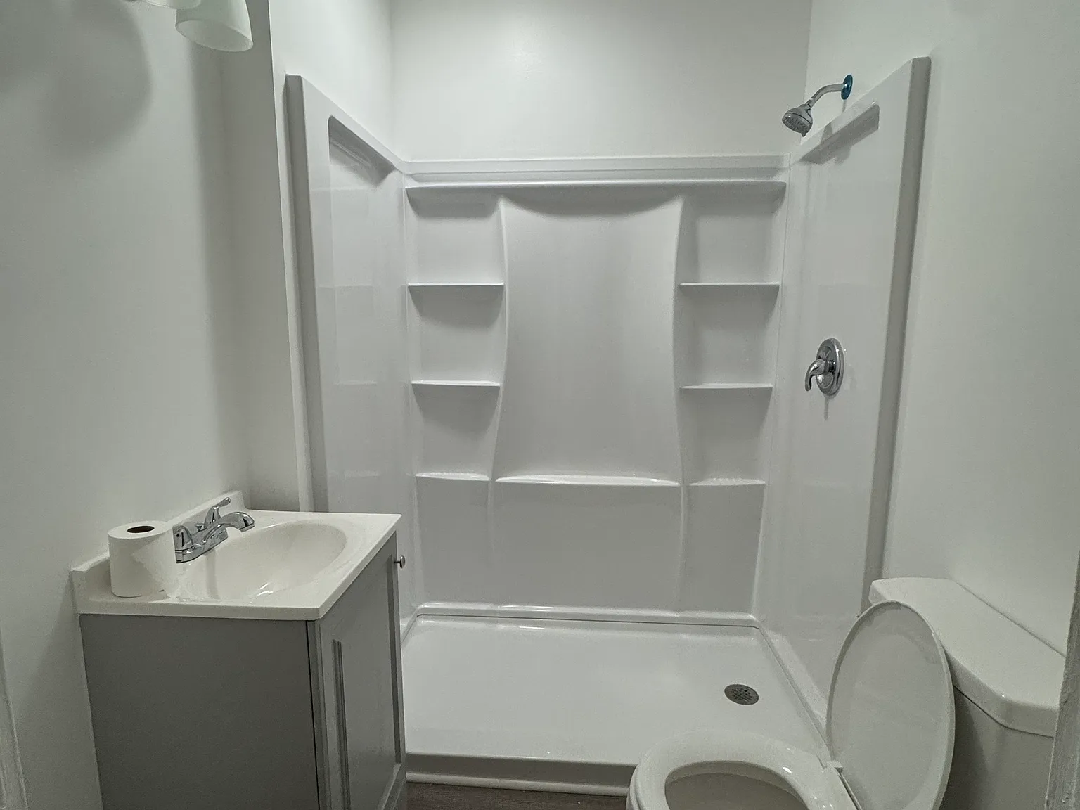 2 bed, 1.0 bath, 2244 sqft, $2,000 — Photo 4