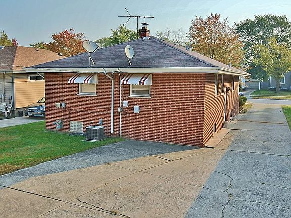 Back of House and long drive