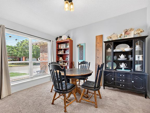 5th image of 2812 Spencer Cir