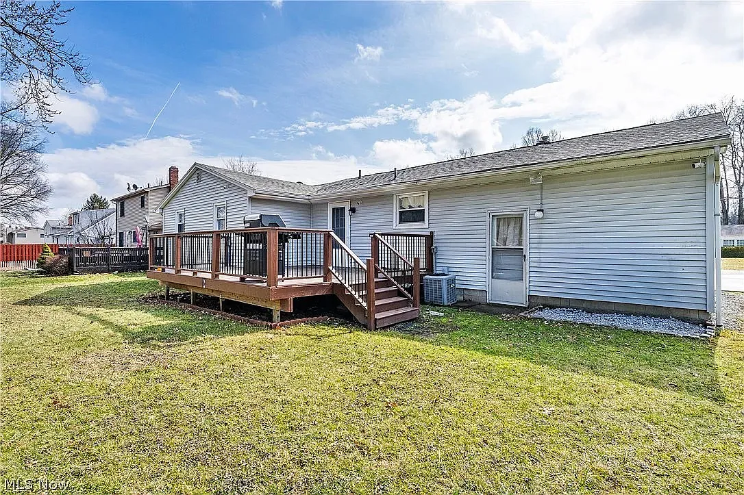 4 bed, 2.5 bath, 1358 sqft, $1,700 — Photo 3