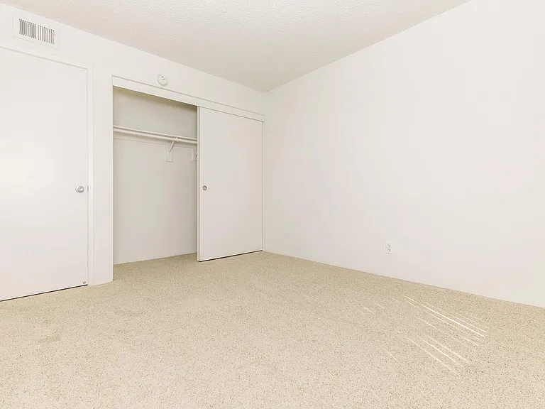 Country Hills Apartment Homes — Photo 42