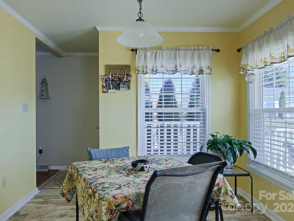 5th image of 630 Paisley Ct