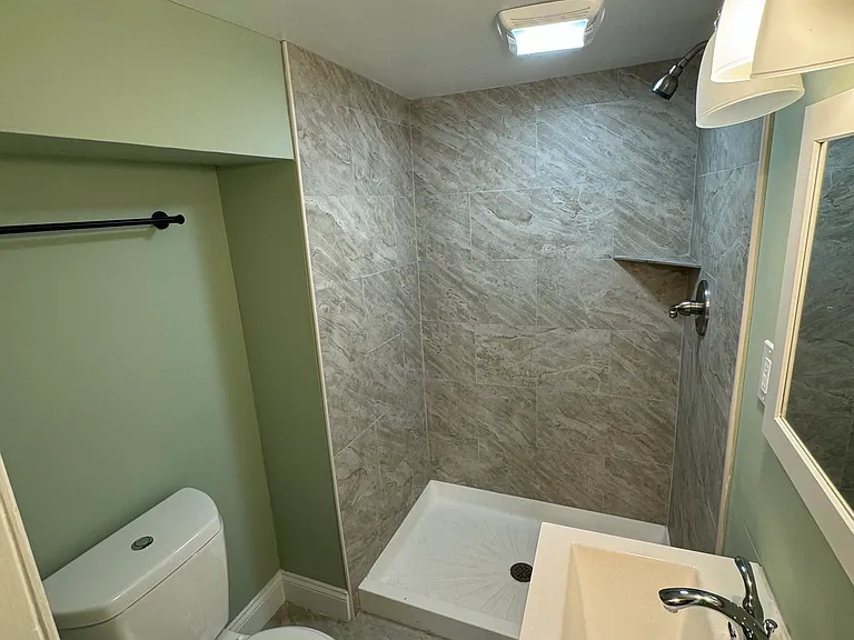 809 N Luzerne Ave — Photo 14