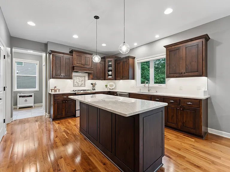 7473 Zanzibar Ln N — Photo 6