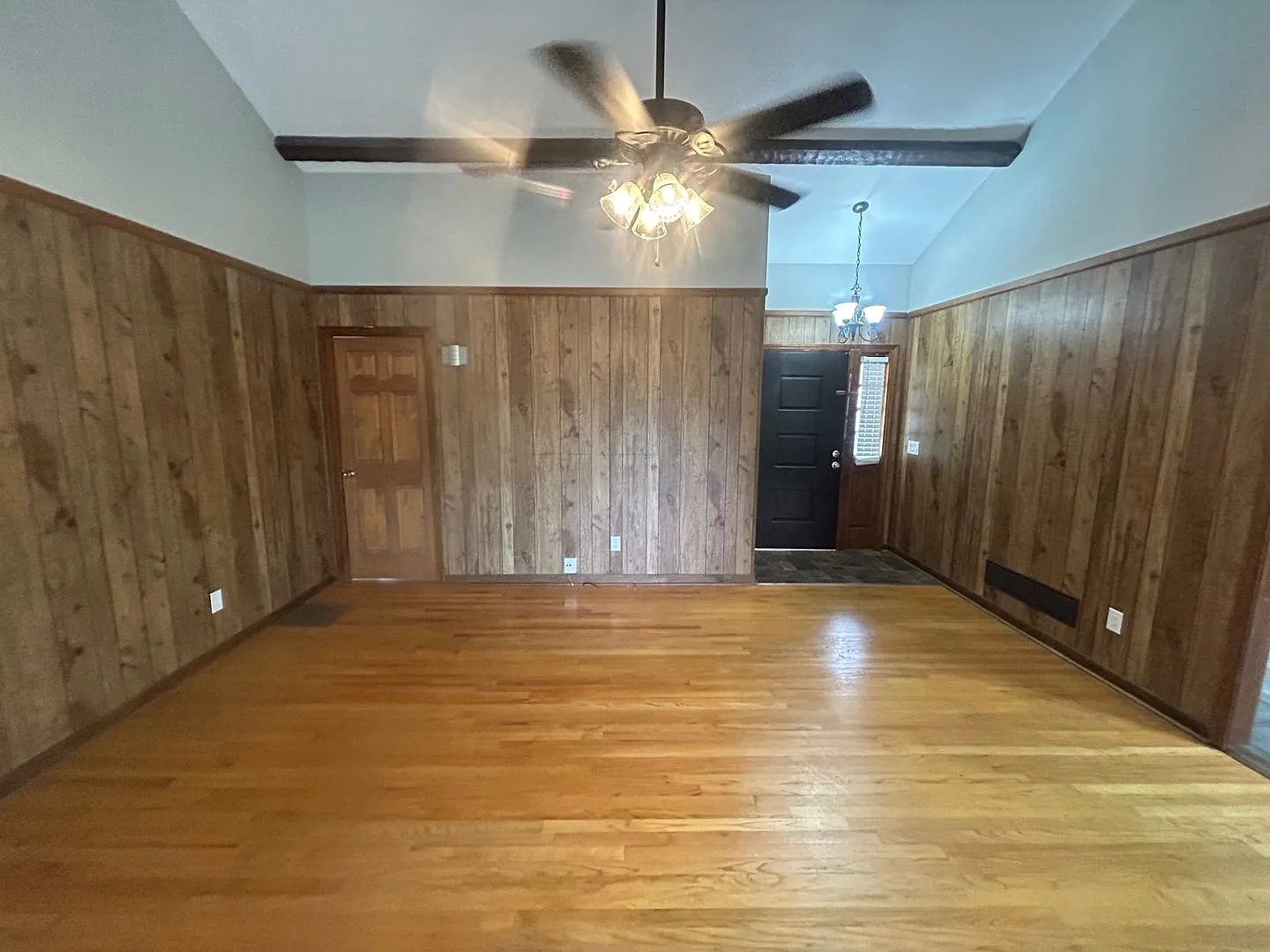 Southeast Columbia. Nice Single Family Home. $200 Off First Month's Rent Move In Special — Photo 4