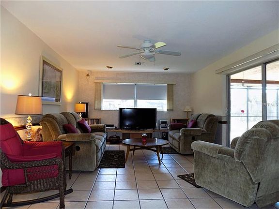 5th image of 515 Wayfarer Dr