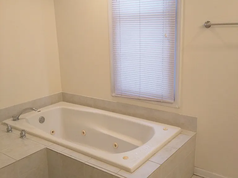 2225 Whitaker St — Photo 7