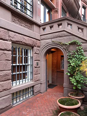 Sold by Sotheby's International Realty | media 81