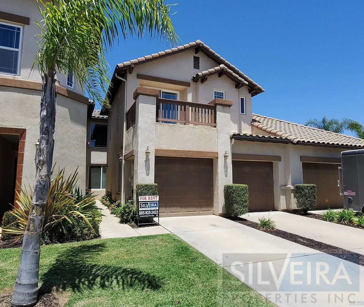 Lovely 2-story townhome located in the La Ventana gated community — Photo 1