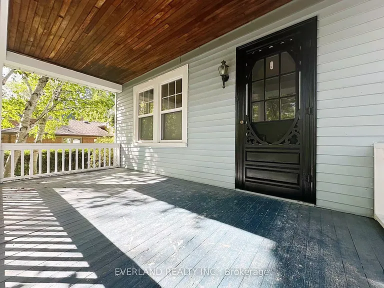 426 Reynolds St — Photo 2