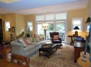 712 Sycamore Pl, Columbus, OH 43206
