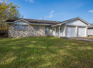 2410 Raspberry Ln, Pasadena, TX 77502