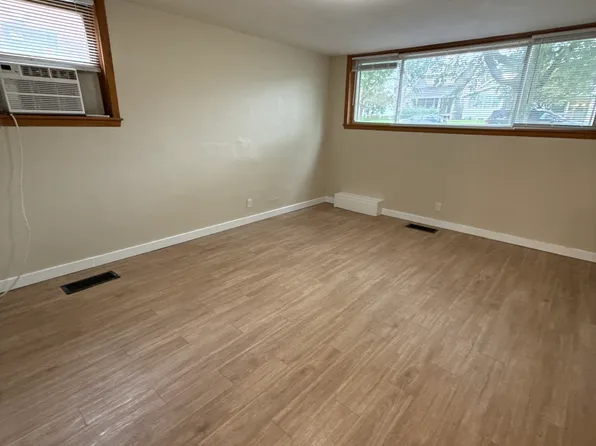 1318 B St APT 2, Lincoln, NE 68502