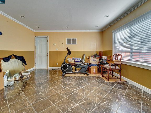 4th image of 3033 Rheem Ave