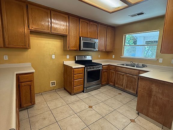3rd image of 3325 Westgate Dr