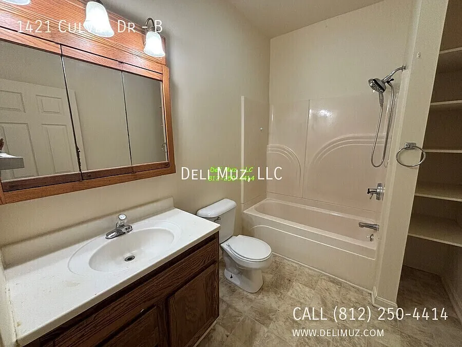 1421 Culver Dr Apt B — Photo 3