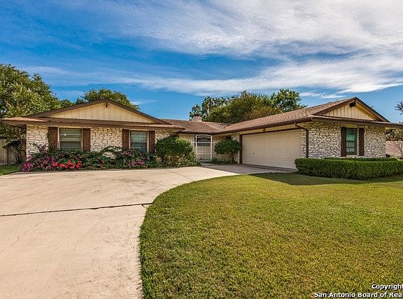 2nd image of 302 Whitecliff Dr