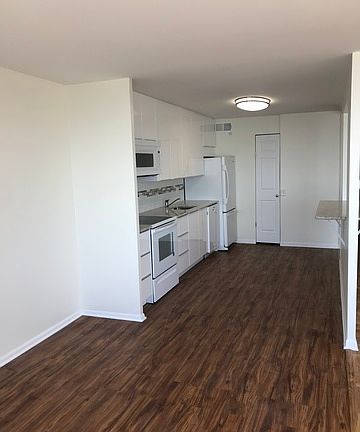 3rd image of 1440 N Lake Shore Dr APT 5H