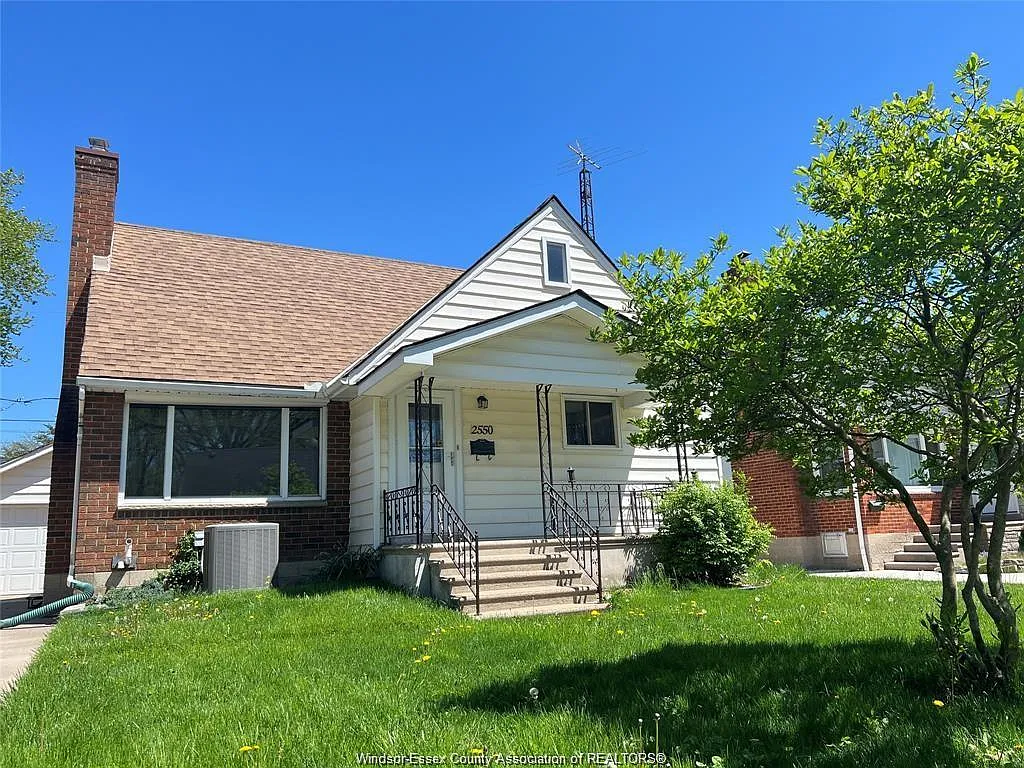 5 bed, $2,700 — Photo 2
