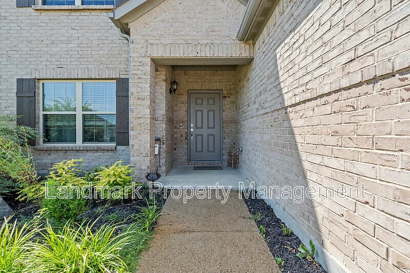 4 bed, 3.0 bath, 2769 sqft, $3,250 — Photo 3