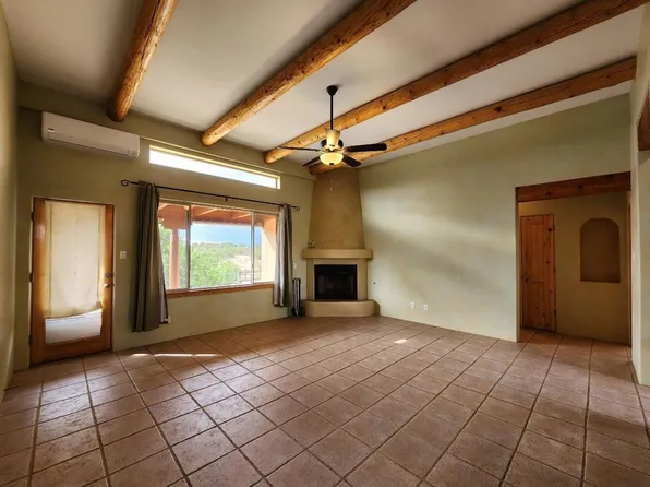 2 Isidro Rd, Santa Fe, NM 87508
