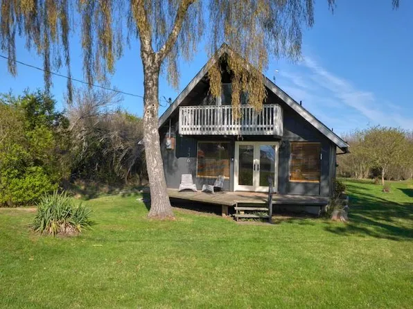 736 Marine Dr, Point Roberts, WA 98281