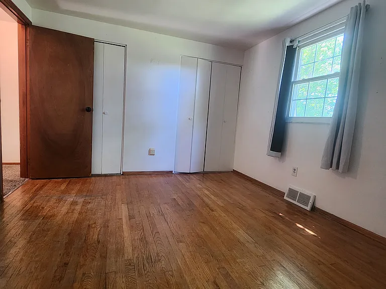 139 Whitestown Vlg #B — Photo 13