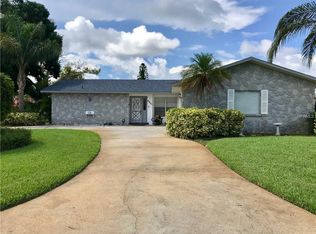 6801 15th Avenue Dr W, Bradenton, FL 34209