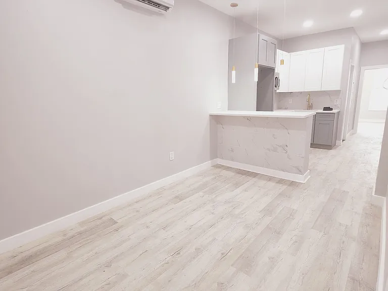 85 Zabriskie St #1A — Photo 5