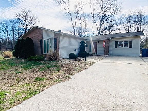 2nd image of 3582 Redcliff Dr