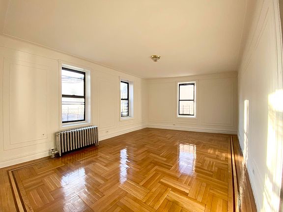 3rd image of 3451 Giles Pl #O21