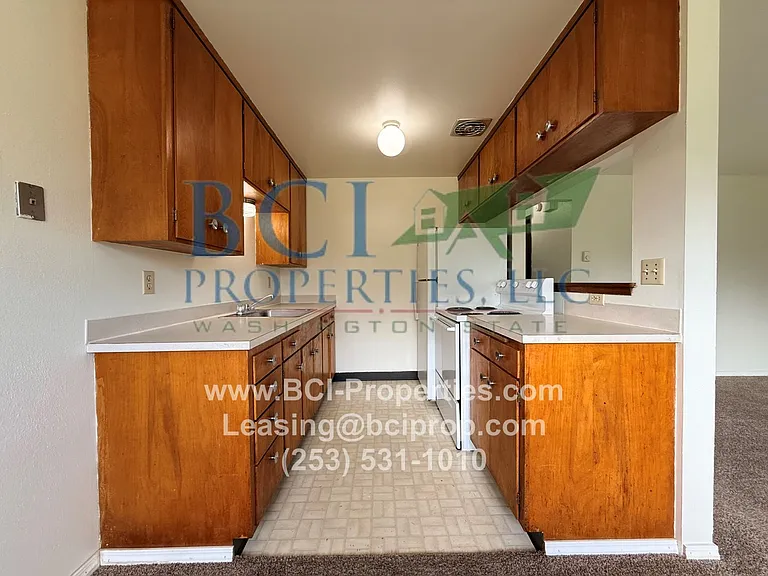 8402 McKinley Ave E — Photo 9